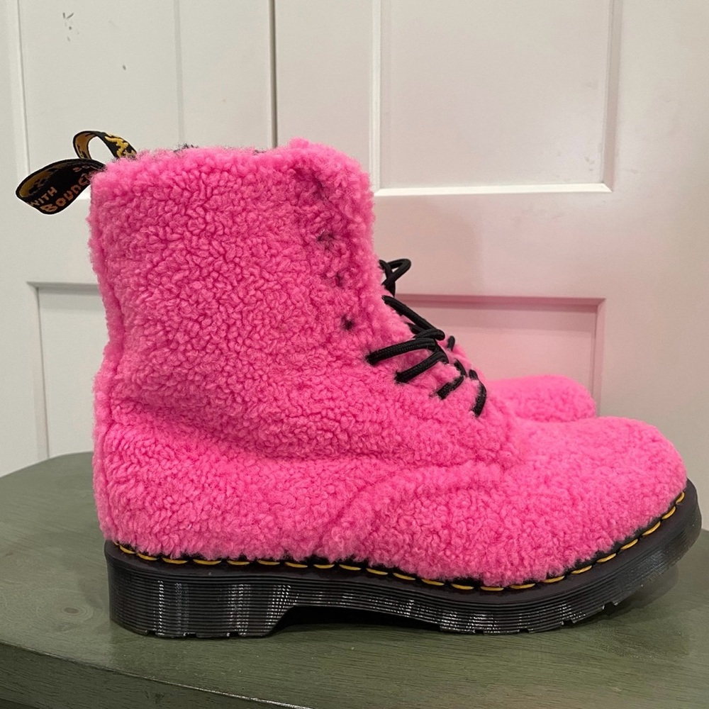 Dr MARTENS 1460 PASCAL LUX BORG FAUX SHEARLING COMBAT BOOTS PINK SZ 8 WOMENS